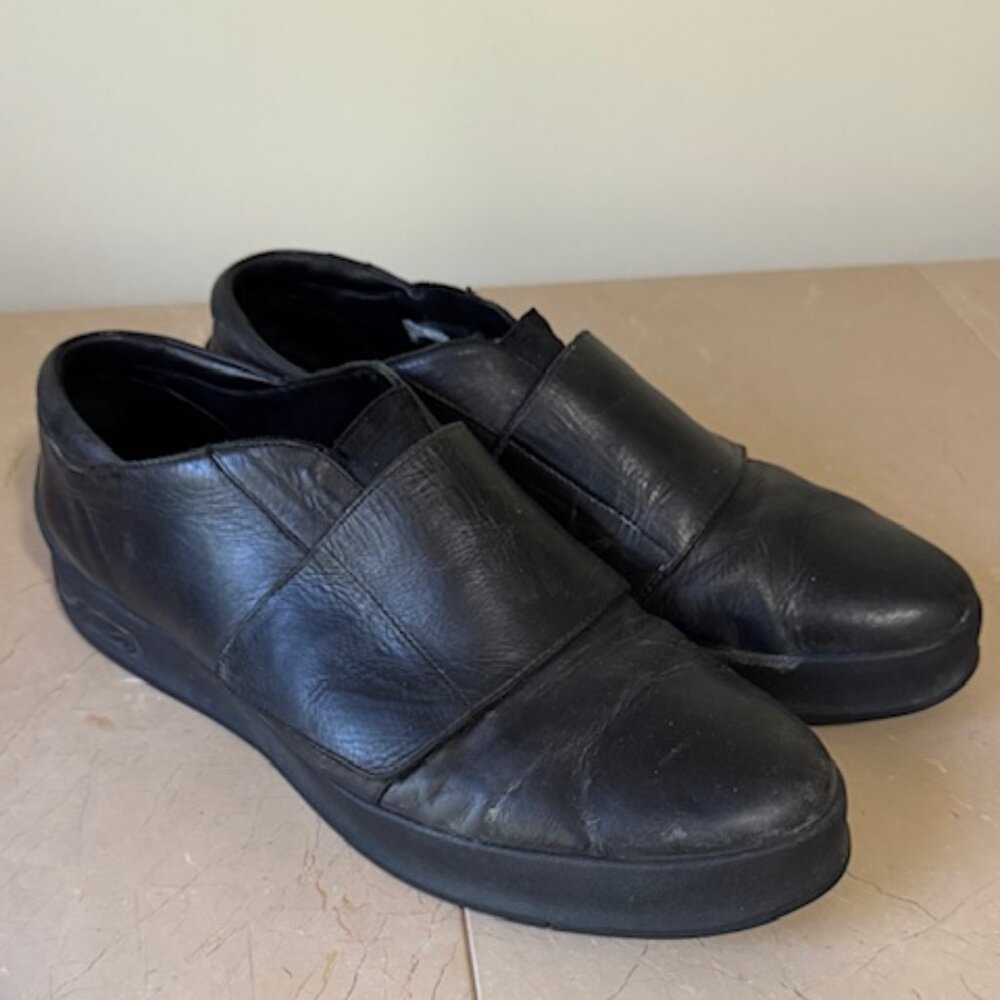 John Fluevog Kickback “Moving” – Sample Pair – Black – Men’s Size 1 - Picture 2 of 5